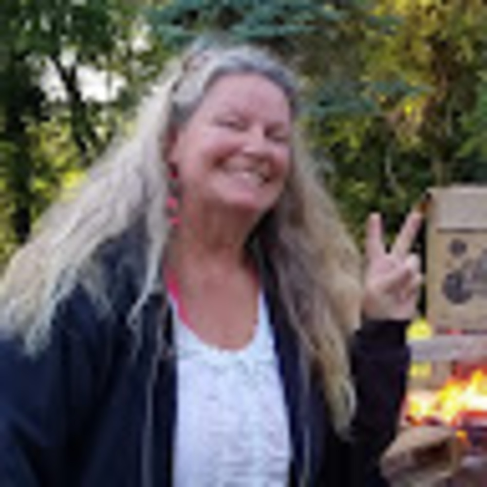 Meet your Posher, Debi